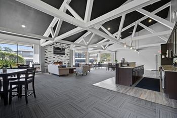 Clubhouse with free wi-fi 